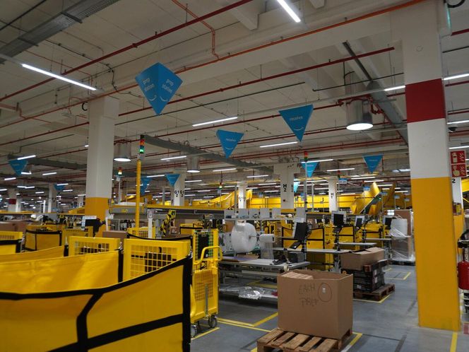 Nowe centrum logistyczne Amazon w Polsce otworzyło się w województwie śląskim. Zapewni ponad 1000 nowych miejsc pracy