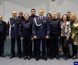Ślubowanie nowych policjantów w Olsztynie. W szeregi wstąpiło 52 funkcjonariuszy [ZDJĘCIA]