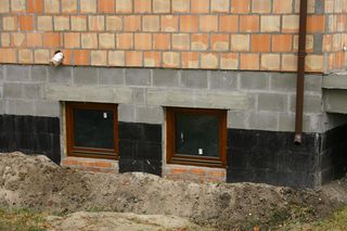 Ocieplenie fundamentów w starym domu - jak wykonać izolację fundamentów w starym domu?