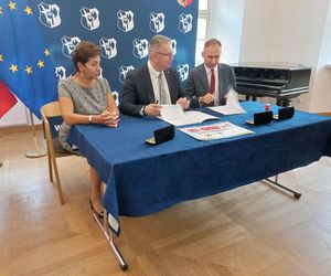 W Lesznie podpisano umowy o przyznaniu dofinansowań z programu „Wielkopolska przyjazna zwierzętom”