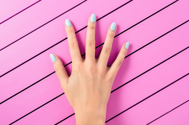 Wykonanie manicure winylowego wcale nie jest trudne!