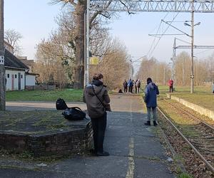 W oczekiwaniu na pociąg w Ciechocinku