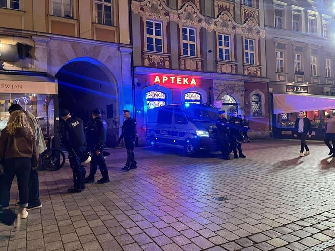 Bitwy kibiców na Rynku we Wrocławiu