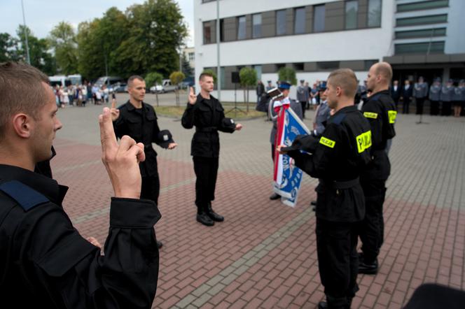 Aż 60 nowych funkcjonariuszy zasili szeregi kujawsko-pomorskiej policji [ZDJĘCIA]