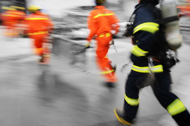 Najtrudniejsza akcja. Strażacy zburzyli ściany, by uratować 400 kg kobietę