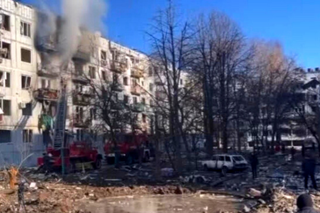 Ukraina: Rosja ostrzeliwuje obiekty mieszkalne i szpitale, giną dzieci i cywile [WSTRZĄSAJĄCE ZDJĘCIA]