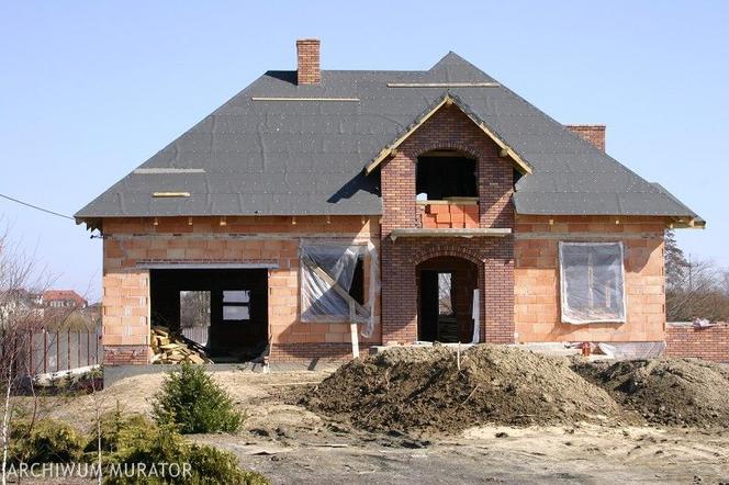 Budowa domu. Kiedy wystąpić o zwrot VAT? Czy dopiero po zakończeniu budowy?