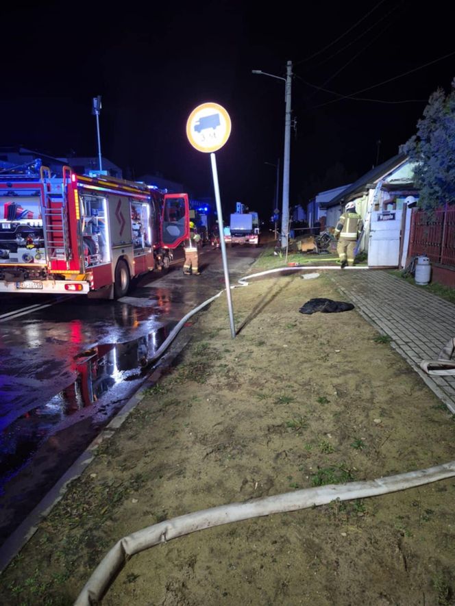 To mogło skończyć się tragedią! Pożar budynku, w którym przebywały dwie osoby