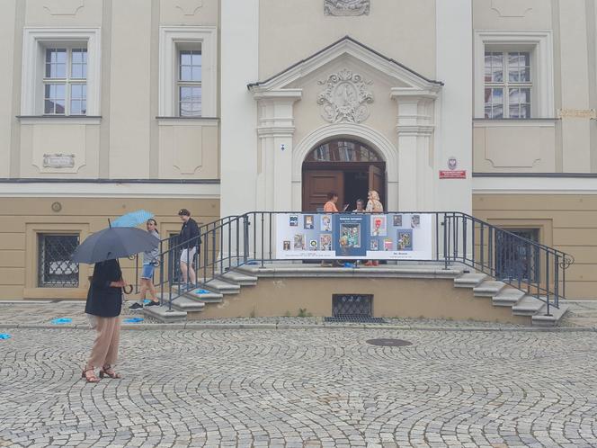 Wystawy, kwiaty... Tak było podczas Nocy Muzeów w Lesznie