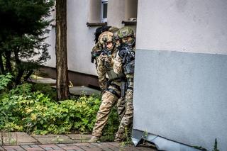 Policyjne ćwiczenia w Łodzi. Te zdjęcia robią wrażenie!