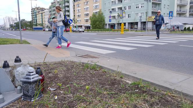 Przejście dla pieszych w alei KEN przy ul. Telekiego. Czarny punkt na mapie Warszawy