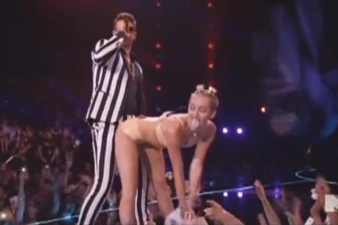 Miley Cyrus MTV VMA wyzywający taniec z Robinem Thicke