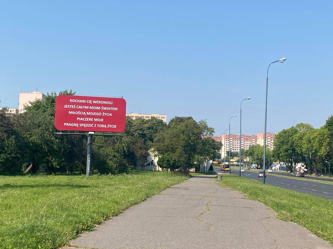 Nietypowy billboard z wyznaniem miłosnym w centrum Łodzi [ZDJĘCIA, AUDIO]