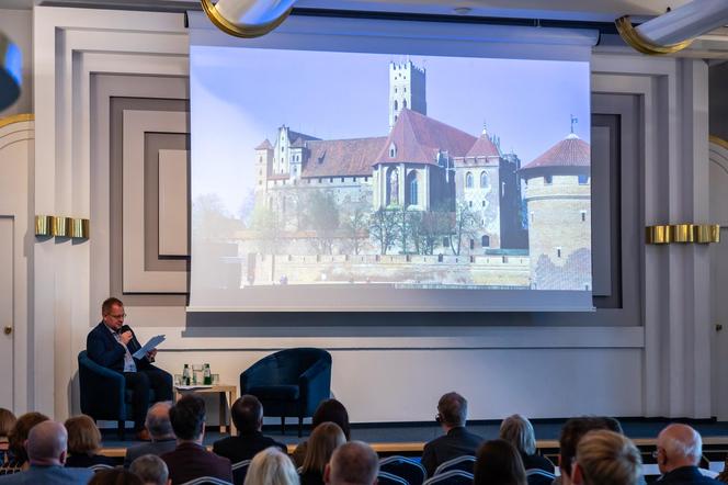 Konferencja „Odbudować, zmienić, zachować? Zamki w krajobrazie Polski” w Warszawie, 7–8 listopada 2023 r.