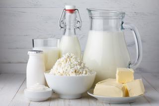 TABELA KALORII: mleko i przetwory mleczne. Sprawdź, ile kalorii ma nabiał!