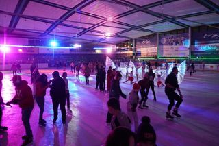 Laser Party na Icemanii! Mieszkańcy wyjechali na lód. Zdjęcia