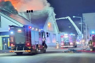 Płońsk. Wielki pożar supermarketu. Cztery pracownice o mało nie straciły życia [ZDJĘCIA]