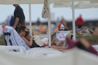 Olga Frycz haftuje na plaży