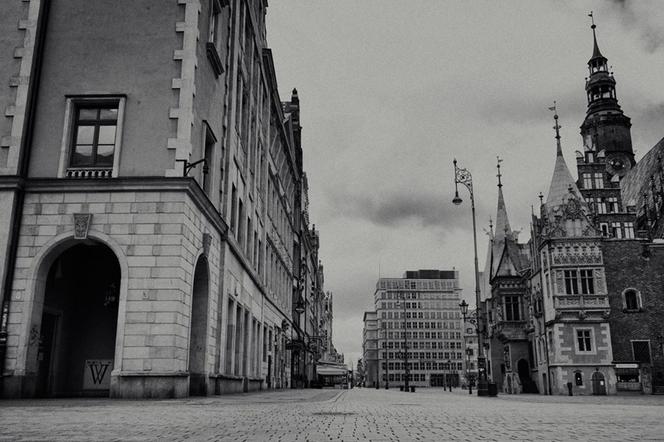 Wrocław w czasie epidemii - opustoszałe centrum miasta