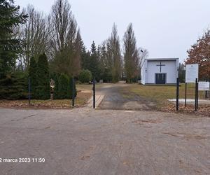 W Manieczkach złodzieje zdemontowali ogrodzenie cmentarza