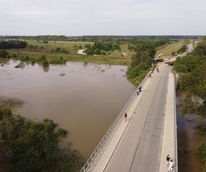 Wrocław Janówek - rozlana Bystrzyca i oczyszczalnia ścieków