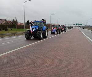 Trwa protest rolników w woj. lubelskim. Blokady są w wielu miejscach w regionie [DUŻO ZDJĘĆ]