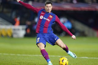 FC Barcelona - Real Madryt w finale Superpucharu Hiszpanii! Robert Lewandowski z bramką w półfinale 