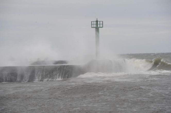 Zimne lato 2025. Katastrofa wakacyjna nad morzem i na Mazurach. Pustki w kurortach