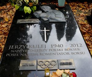Grób Jerzego Kuleja na Cmentarzu Wojskowym na Powązkach