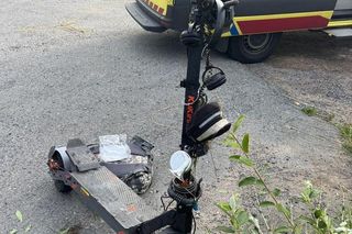 53-latek na hulajnodze uderzył w przepust. Ciężko ranny trafił do szpitala 