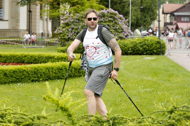 Tomasz Karolak - buntownik i prowokator. Wyznania o zarobkach i szmańskich obrzędach budzą skrajne emocje