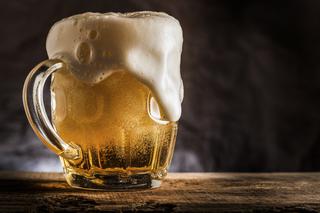 Piwo: fakty i mity na temat serwowania złocistego trunku