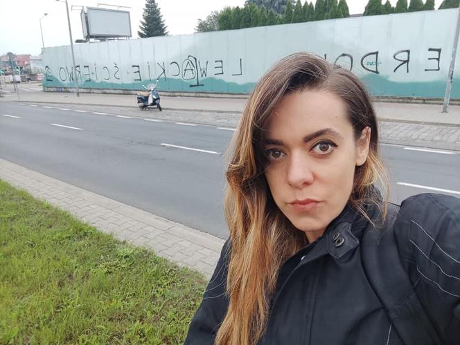 Nieznani sprawcy zniszczyli ekran akustyczny, który miał być tłem dla artystów street-art