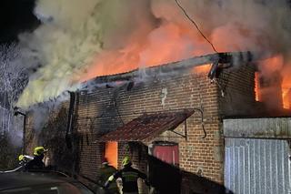 Nocny pożar pod Grudziądzem! Z domu niewiele zostało [ZDJĘCIA]