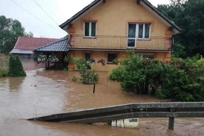 Dramat mieszkańców Działoszyc! Powódź zniszczyła dorobek życia rodzin! Możesz pomóc!