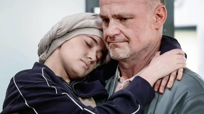 Pierwsza miłość odc. 4071. Bolesław Olszewski (Dawid Zawadzki) Angelika (Patrycja Franczak)