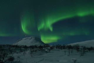 Zorze polarne w Polsce 2023 - gdzie zobaczyć? Zorze za granicą - gdzie i kiedy jechać? Norwegia, Islandia, Finlandia