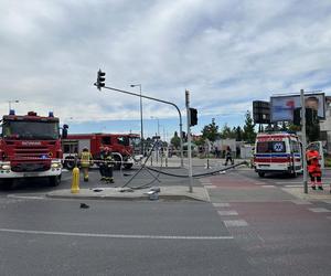 Przeleciał kilkadziesiąt metrów. W stanie krytycznym trafił do szpitala. Przerażające okoliczności potrącenia na Targówku