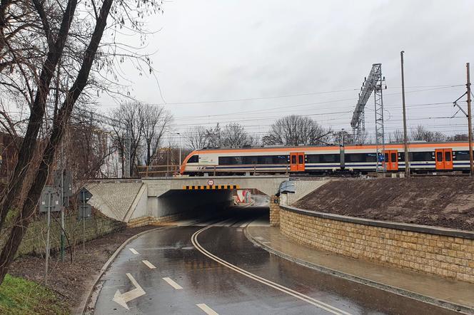 Kraków: wiadukt na ul. Łokietka otwarty. Duże ułatwienia dla kierowców i pieszych