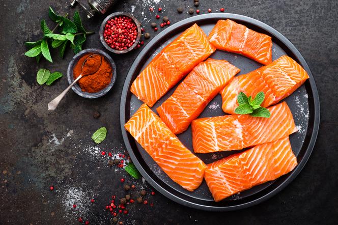 Dlaczego osoby z wysokim ryzykiem sercowo-naczyniowym powinny spożywać tłuste ryby?