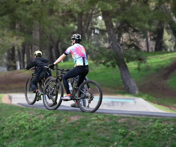 To się dzieje naprawdę! Kaski dla rowerzystów będą obowiązkowe