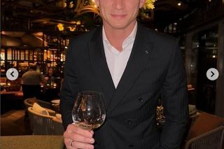 Tak bawi się Jakub Rzeźniczak. Baluje z żoną w Barcelonie