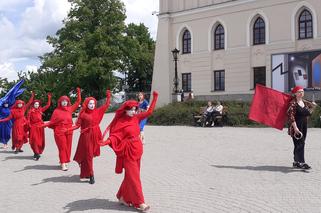 Wdowy milcząco przeszły przez Lublin. Był to protest przeciwko budowie kopani węgla przy Poleskim Parku Narodowym