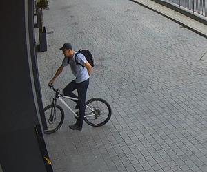 Policjanci z Torunia poszukują tych dwóch mężczyzn. Rozpoznajesz ich?