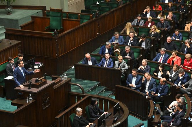Zarobki polityków w Polsce.