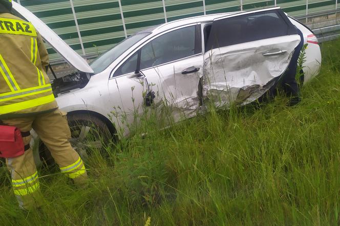 Śmiertelny wypadek w Pyrzowicach. Kierowca wysiadł z samochodu i został potrącony [ZDJĘCIA]