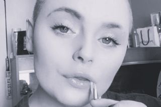 Bolały ją plecy, ale ignorowano jej obawy. 19-latka zmarła na raka