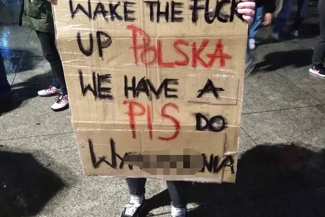 Wojedzówki strajk kobiet w Katowicach. Gigantyczne tłumy na rynku. To jest WOJNA [ZDJĘCIA]