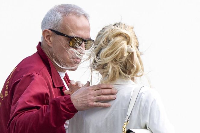 Tak Paweł Orleański całuje nieżonę!