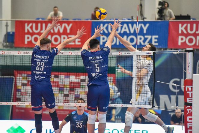 CUK Anioły Toruń - BKS VISŁA PROLINE Bydgoszcz. Zdjęcia kibiców i zawodników z meczu